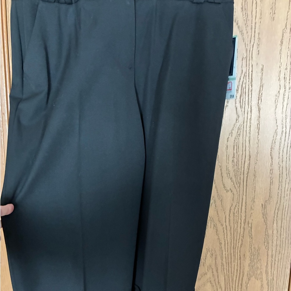 Jones New York Elegant Black Capris